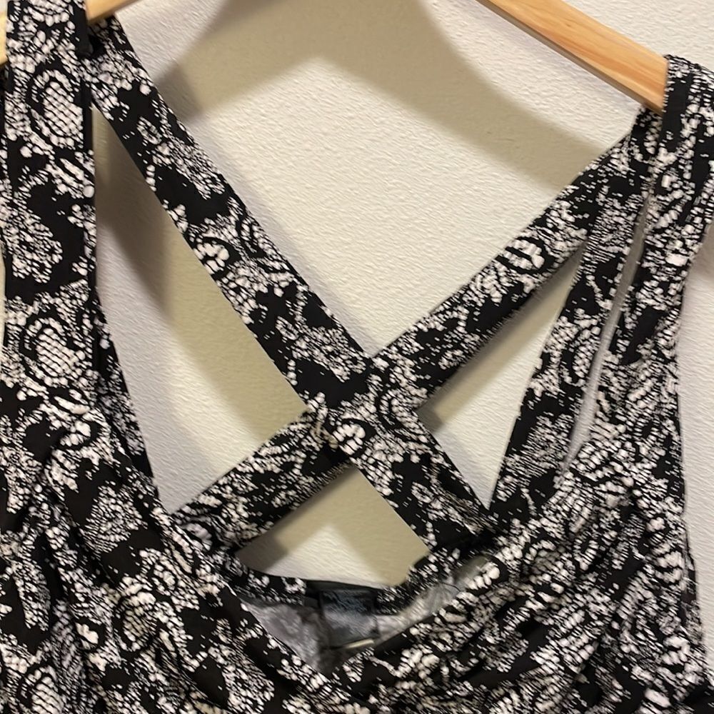 Torrid Womans black and white patterned top - Picture 6 of 13